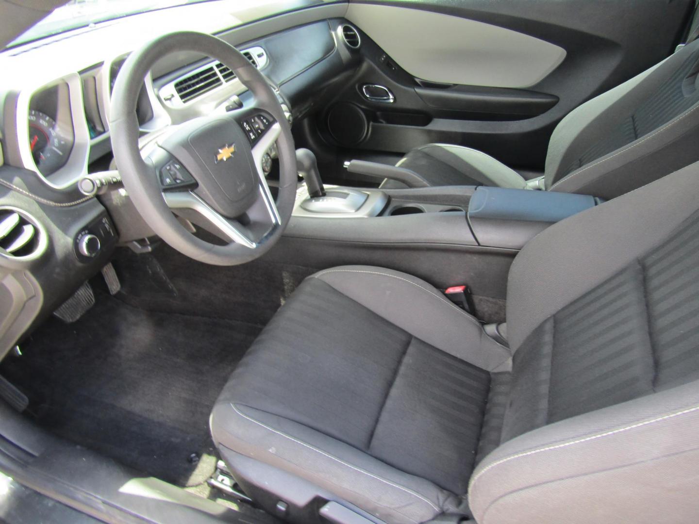 2014 Gray Chevrolet Camaro 2LS Coupe (2G1FA1E32E9) with an 3.6L V6 DOHC 24V FFV engine, Automatic transmission, located at 15016 S Hwy 231, Midland City, AL, 36350, (334) 983-3001, 31.306210, -85.495277 - Photo#3