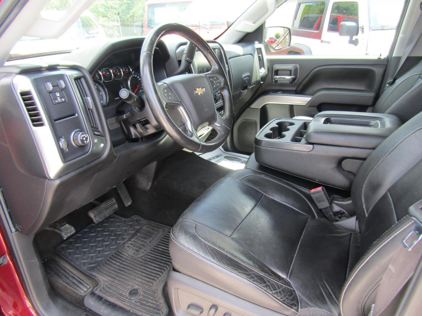 2017 Red Chevrolet Silverado 1500 LT Crew Cab 2WD (3GCPCREC0HG) with an 5.3L V8 OHV 16V engine, Automatic transmission, located at 15016 S Hwy 231, Midland City, AL, 36350, (334) 983-3001, 31.306210, -85.495277 - Photo#3