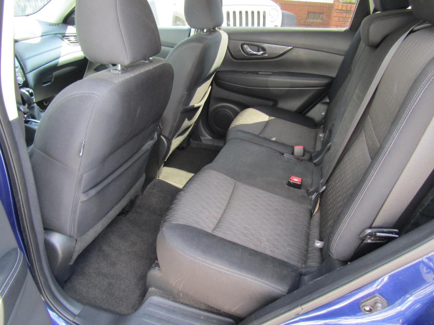 2017 Blue Nissan Rogue SV 2WD (5N1AT2MT7HC) with an 2.5L L4 DOHC 16V engine, Automatic transmission, located at 15016 S Hwy 231, Midland City, AL, 36350, (334) 983-3001, 31.306210, -85.495277 - Photo#3
