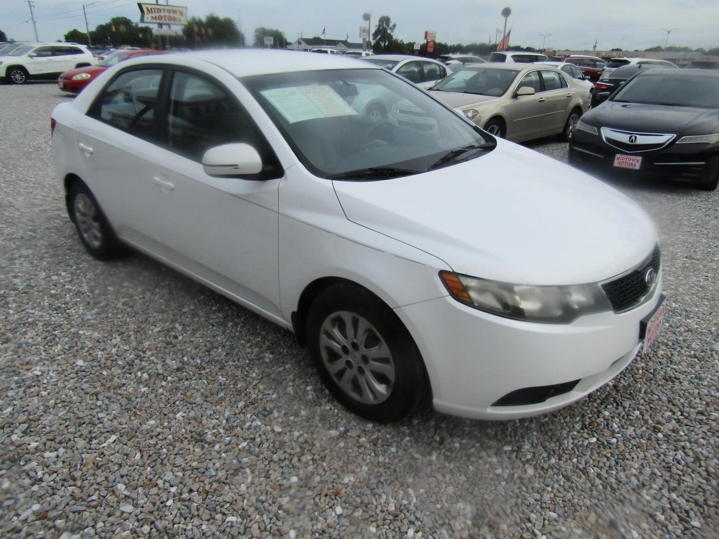 2011 White Kia Forte EX (KNAFU4A27B5) with an 2.0L L4 DOHC 16V engine, Automatic transmission, located at 15016 S Hwy 231, Midland City, AL, 36350, (334) 983-3001, 31.306210, -85.495277 - Photo#0