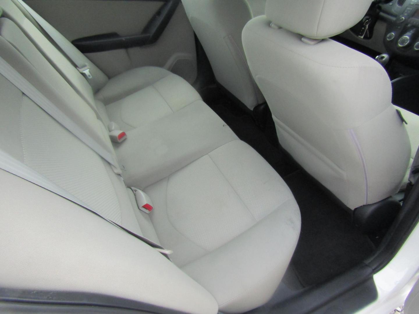 2011 White Kia Forte EX (KNAFU4A27B5) with an 2.0L L4 DOHC 16V engine, Automatic transmission, located at 15016 S Hwy 231, Midland City, AL, 36350, (334) 983-3001, 31.306210, -85.495277 - Photo#8