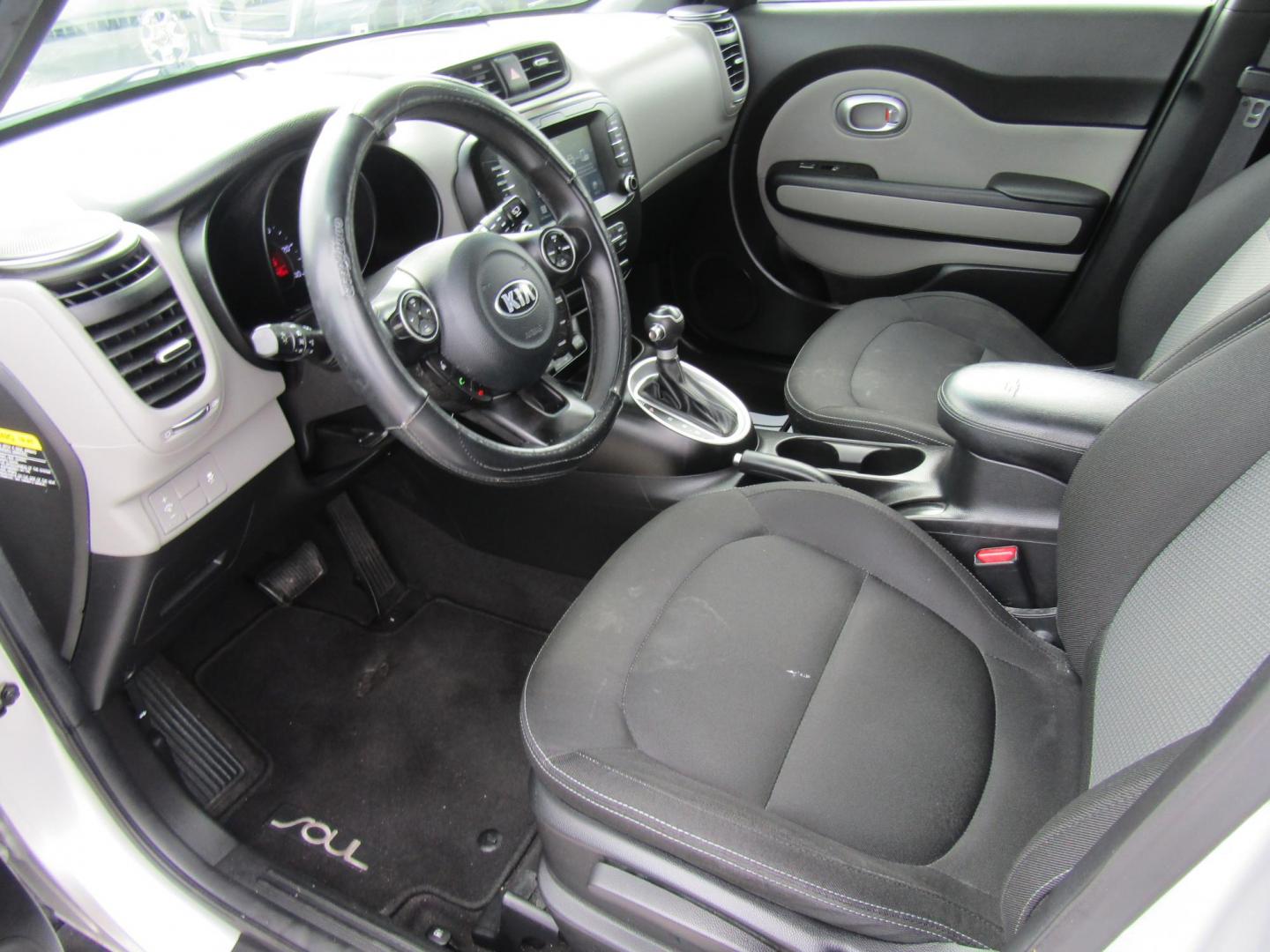 2018 Silver Kia Soul + (KNDJP3A53J7) with an 2.0L L4 DOHC 16V engine, Automatic transmission, located at 15016 S Hwy 231, Midland City, AL, 36350, (334) 983-3001, 31.306210, -85.495277 - Photo#3