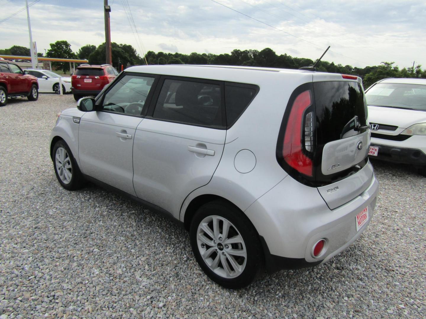 2018 Silver Kia Soul + (KNDJP3A53J7) with an 2.0L L4 DOHC 16V engine, Automatic transmission, located at 15016 S Hwy 231, Midland City, AL, 36350, (334) 983-3001, 31.306210, -85.495277 - Photo#5