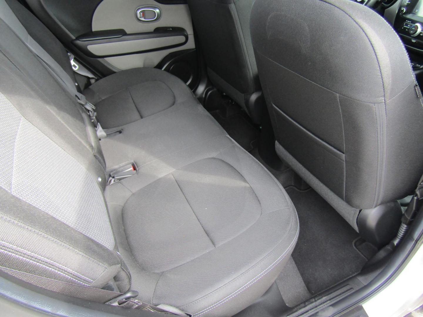 2018 Silver Kia Soul + (KNDJP3A53J7) with an 2.0L L4 DOHC 16V engine, Automatic transmission, located at 15016 S Hwy 231, Midland City, AL, 36350, (334) 983-3001, 31.306210, -85.495277 - Photo#8