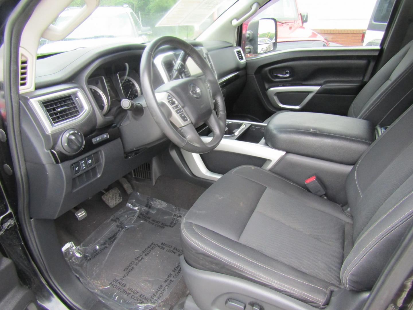 2017 Black Nissan Titan S King Cab 2WD (1N6AA1C62HN) with an 5.6L V8 DOHC 32V engine, Automatic transmission, located at 15016 S Hwy 231, Midland City, AL, 36350, (334) 983-3001, 31.306210, -85.495277 - Photo#3