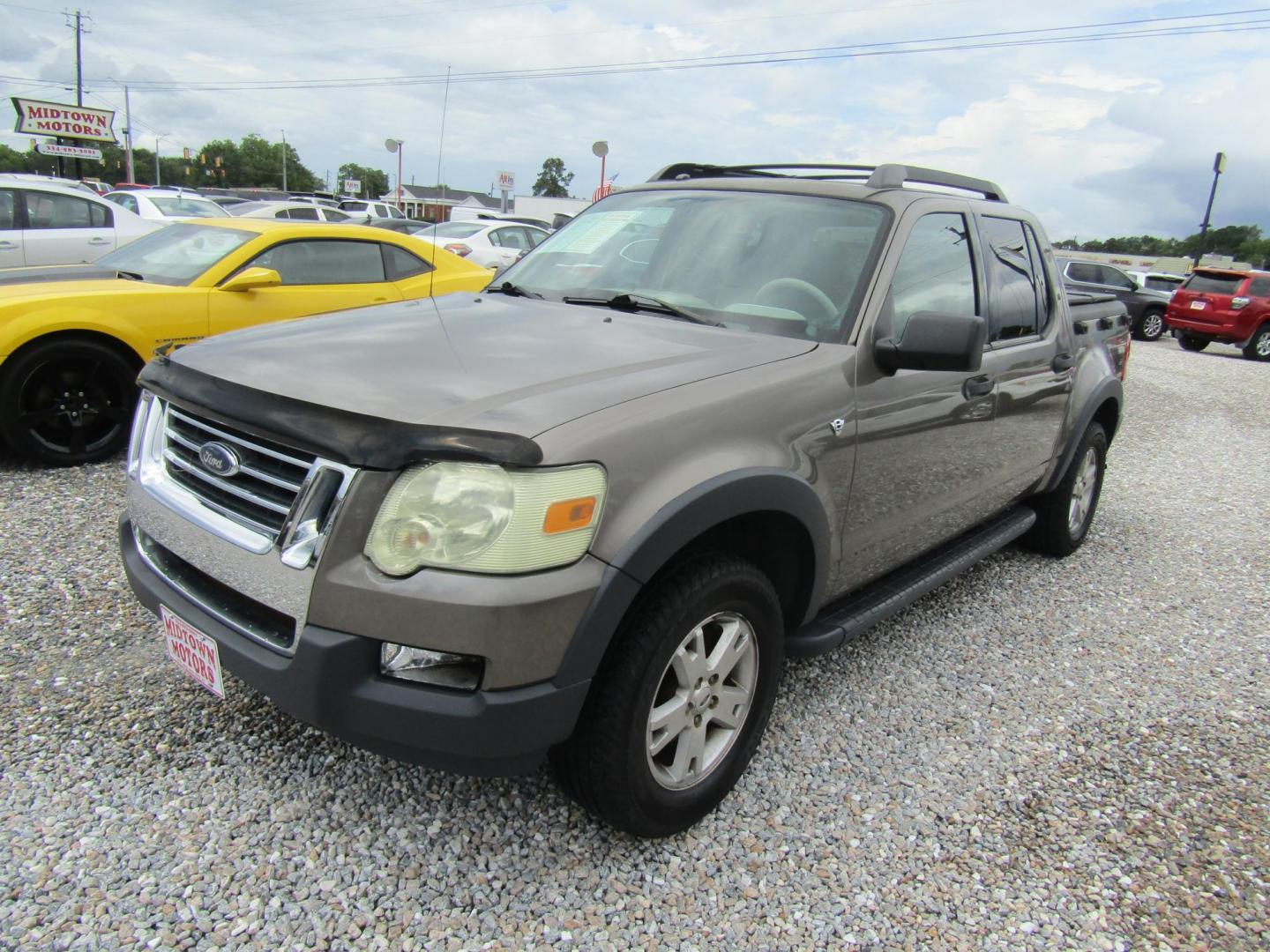 2007 Gray Ford Explorer Sport Trac XLT 4.6L 2WD (1FMEU31897U) with an 4.6L V8 SOHC 24V engine, Automatic transmission, located at 15016 S Hwy 231, Midland City, AL, 36350, (334) 983-3001, 31.306210, -85.495277 - Photo#2