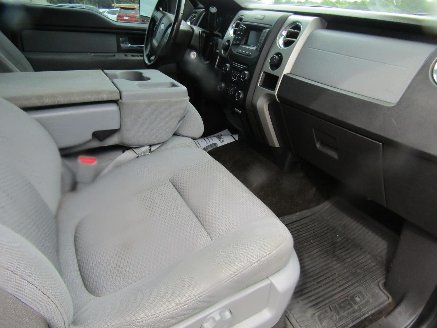 2014 DK GREEN Ford F-150 FX2 SuperCrew 5.5-ft. Bed 2WD (1FTFW1CFXEF) with an 5.0L V8 engine, Automatic transmission, located at 15016 S Hwy 231, Midland City, AL, 36350, (334) 983-3001, 31.306210, -85.495277 - Photo#8
