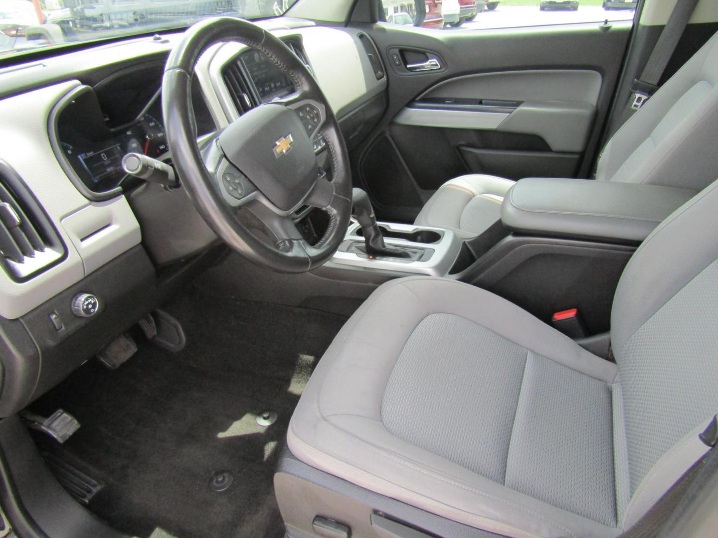 2017 Black Chevrolet Colorado LT Crew Cab 2WD Long Box (1GCGSCEN5H1) with an 3.6L V6 DOHC 24V GAS engine, Automatic transmission, located at 15016 S Hwy 231, Midland City, AL, 36350, (334) 983-3001, 31.306210, -85.495277 - Photo#3