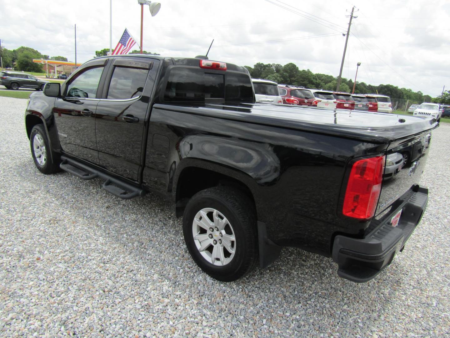 2017 Black Chevrolet Colorado LT Crew Cab 2WD Long Box (1GCGSCEN5H1) with an 3.6L V6 DOHC 24V GAS engine, Automatic transmission, located at 15016 S Hwy 231, Midland City, AL, 36350, (334) 983-3001, 31.306210, -85.495277 - Photo#5