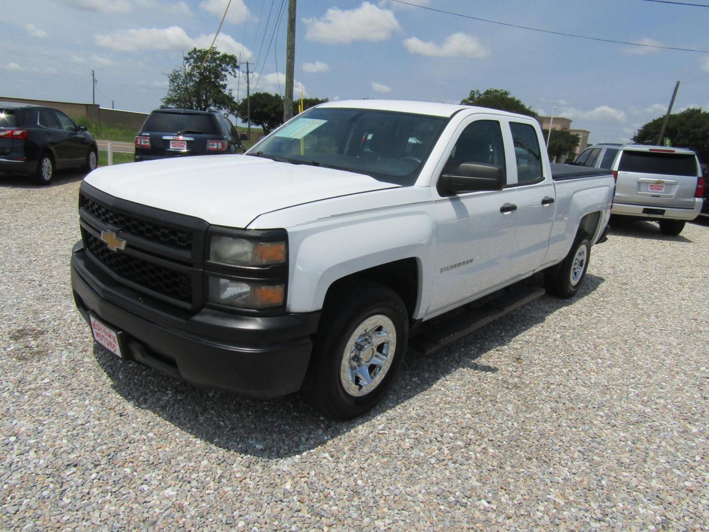 2015 White Chevrolet Silverado 1500 Work Truck Double Cab 2WD (1GCRCPEH9FZ) with an 4.3L V6 OHV 12V engine, Automatic transmission, located at 15016 S Hwy 231, Midland City, AL, 36350, (334) 983-3001, 31.306210, -85.495277 - Photo#1