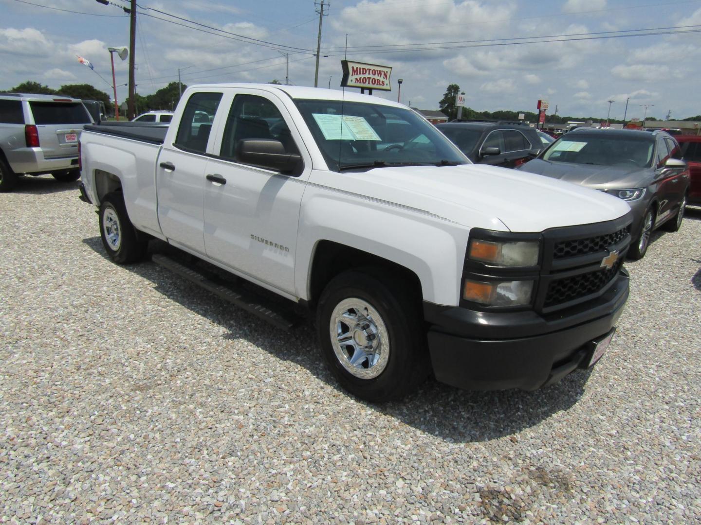 2015 White Chevrolet Silverado 1500 Work Truck Double Cab 2WD (1GCRCPEH9FZ) with an 4.3L V6 OHV 12V engine, Automatic transmission, located at 15016 S Hwy 231, Midland City, AL, 36350, (334) 983-3001, 31.306210, -85.495277 - Photo#0
