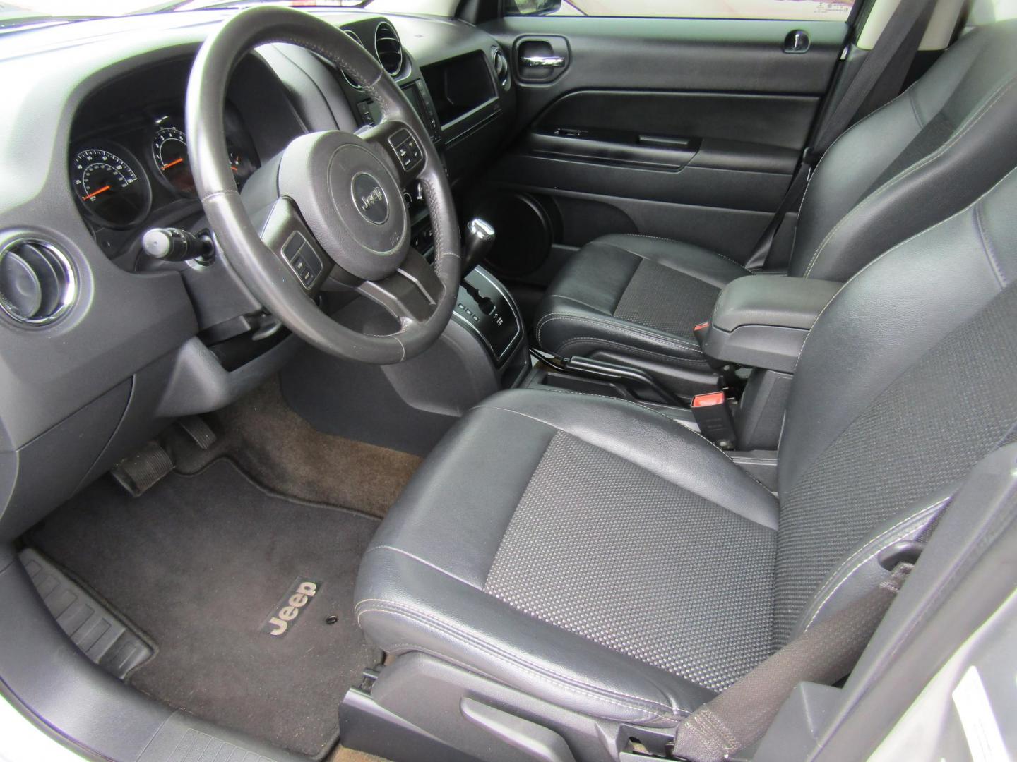 2016 Silver Jeep Patriot Sport 2WD (1C4NJPBA7GD) with an 2.0L L4 DOHC 16V engine, Automatic transmission, located at 15016 S Hwy 231, Midland City, AL, 36350, (334) 983-3001, 31.306210, -85.495277 - Photo#3