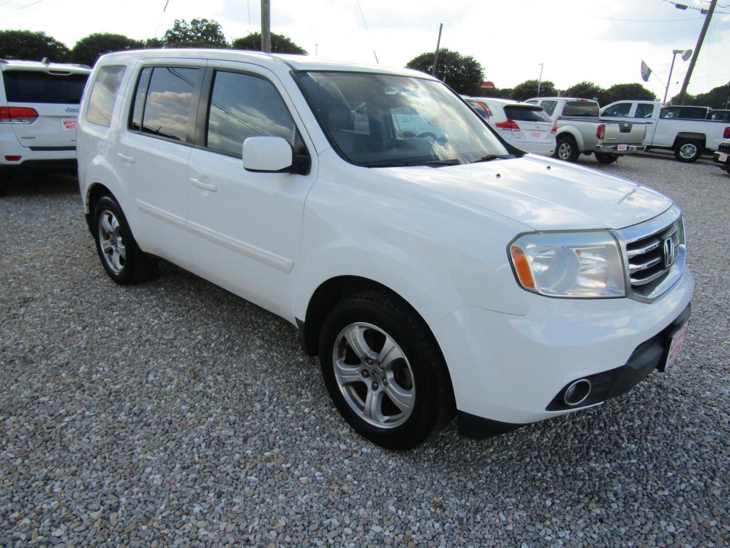 2015 White Honda Pilot EX-L 2WD 5-Spd AT (5FNYF3H53FB) with an 3.5L V6 SOHC 24V engine, Automatic transmission, located at 15016 S Hwy 231, Midland City, AL, 36350, (334) 983-3001, 31.306210, -85.495277 - Photo#0