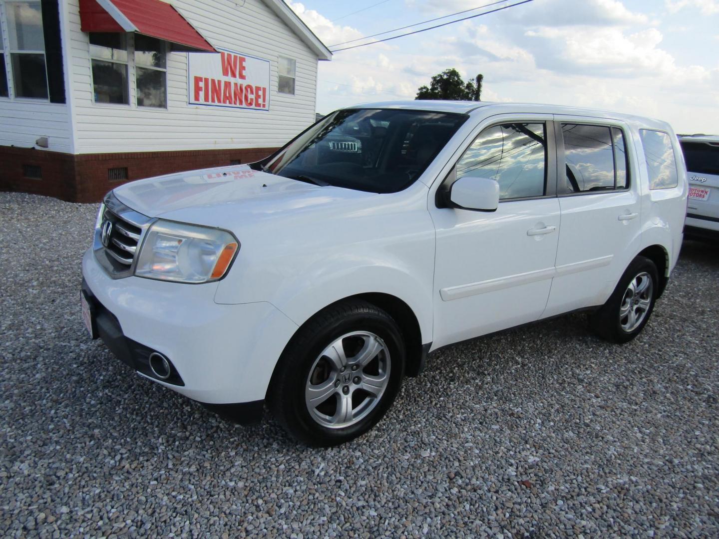 2015 White Honda Pilot EX-L 2WD 5-Spd AT (5FNYF3H53FB) with an 3.5L V6 SOHC 24V engine, Automatic transmission, located at 15016 S Hwy 231, Midland City, AL, 36350, (334) 983-3001, 31.306210, -85.495277 - Photo#2