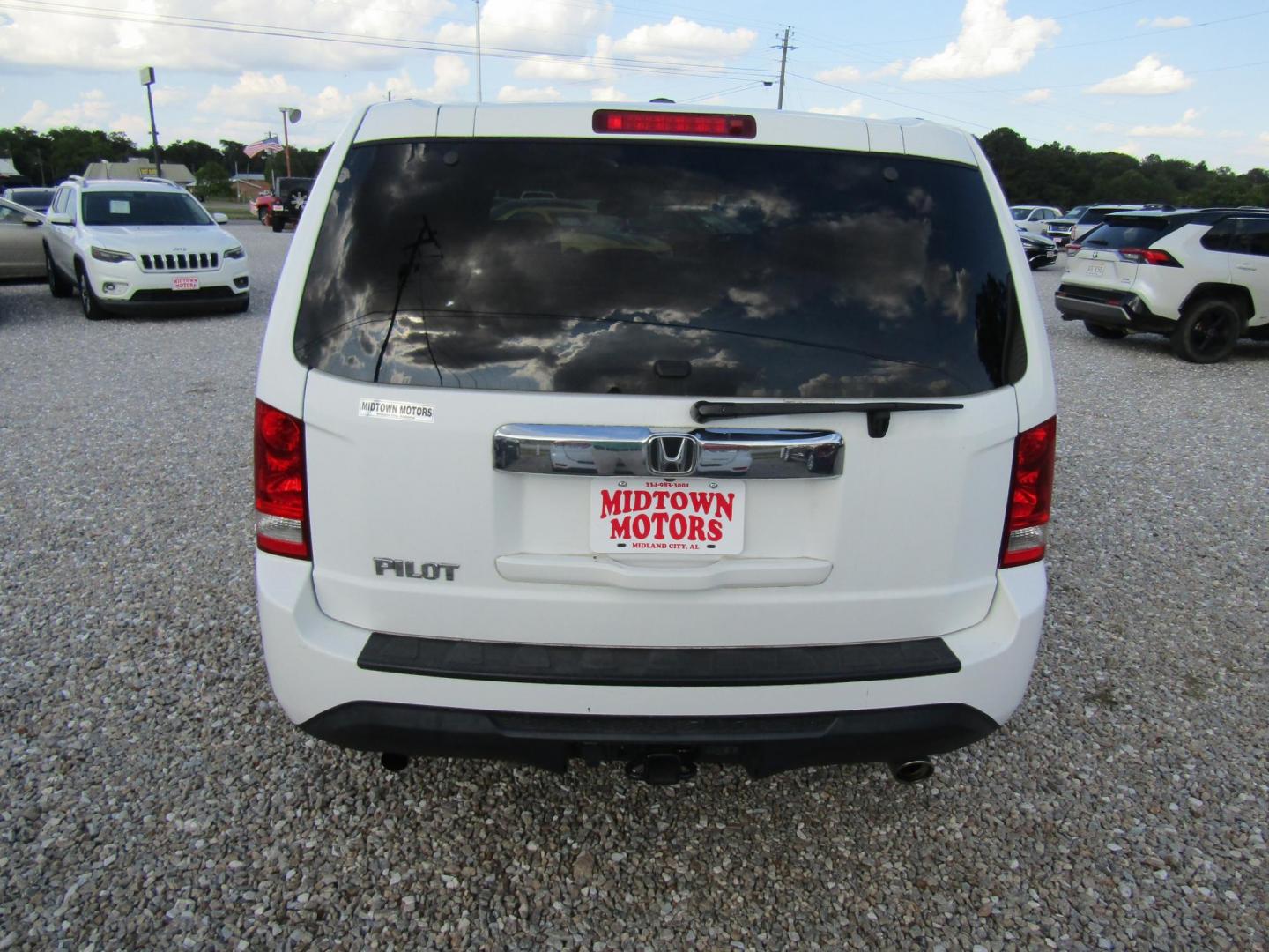 2015 White Honda Pilot EX-L 2WD 5-Spd AT (5FNYF3H53FB) with an 3.5L V6 SOHC 24V engine, Automatic transmission, located at 15016 S Hwy 231, Midland City, AL, 36350, (334) 983-3001, 31.306210, -85.495277 - Photo#6