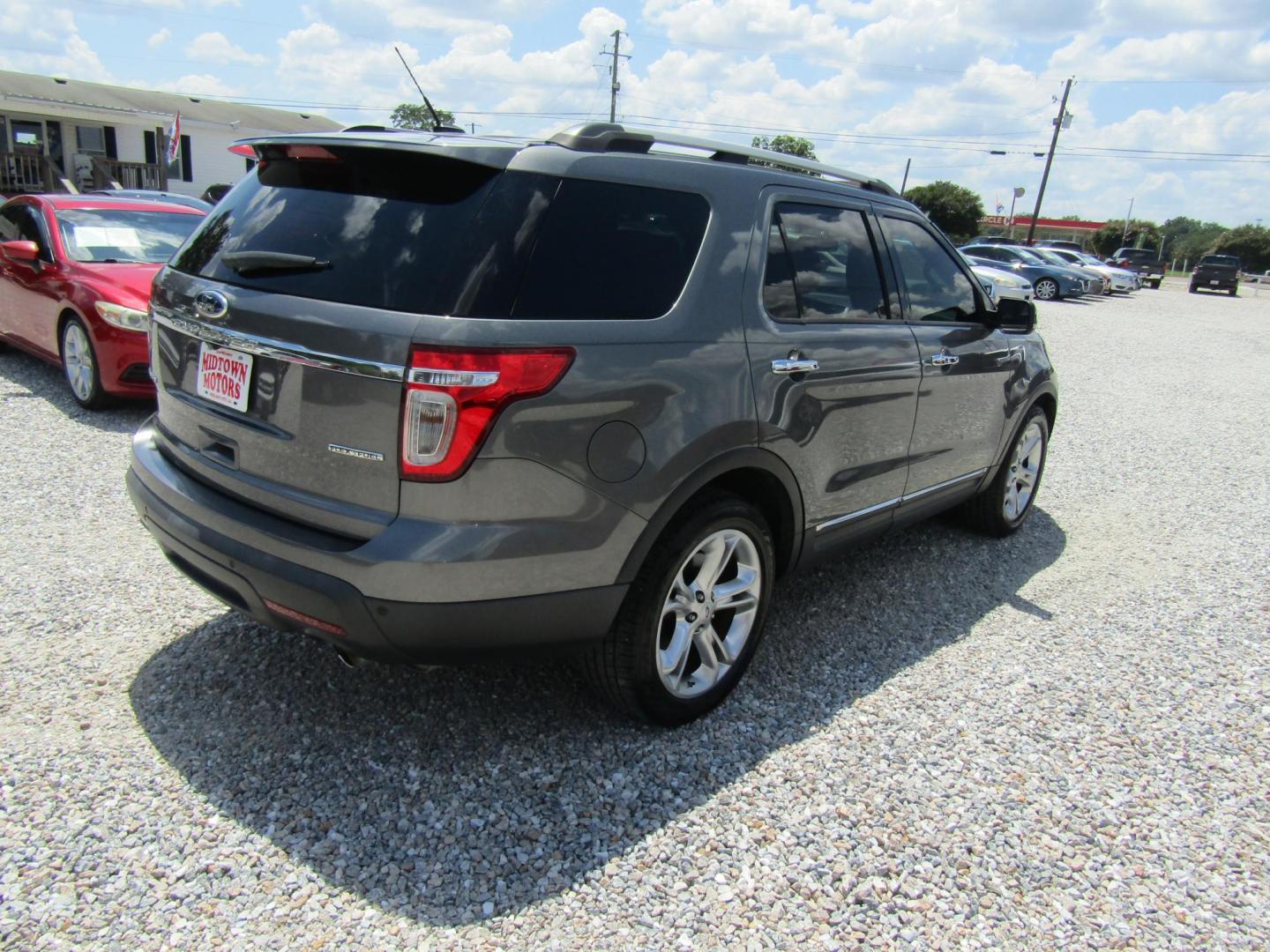 2014 Gray Ford Explorer Limited FWD (1FM5K7F85EG) with an 3.5L V6 DOHC 24V engine, Automatic transmission, located at 15016 S Hwy 231, Midland City, AL, 36350, (334) 983-3001, 31.306210, -85.495277 - Photo#5