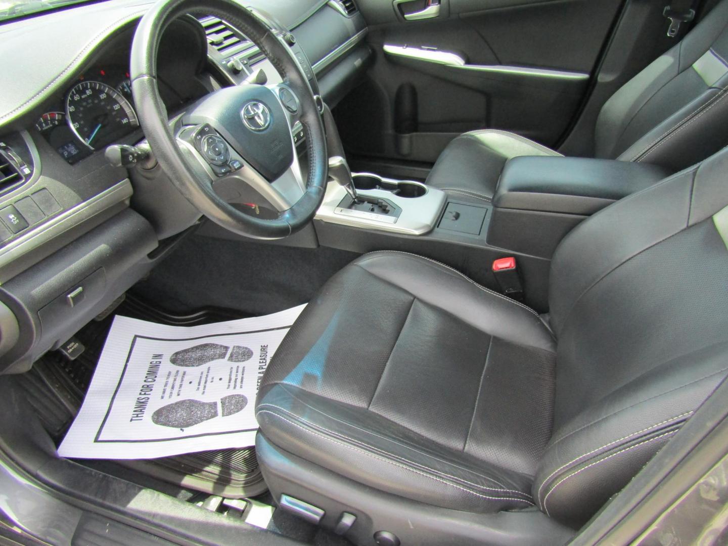 2012 Gray Toyota Camry SE (4T1BF1FK6CU) with an 2.5L L4 DOHC 16V engine, Automatic transmission, located at 15016 S Hwy 231, Midland City, AL, 36350, (334) 983-3001, 31.306210, -85.495277 - Photo#3