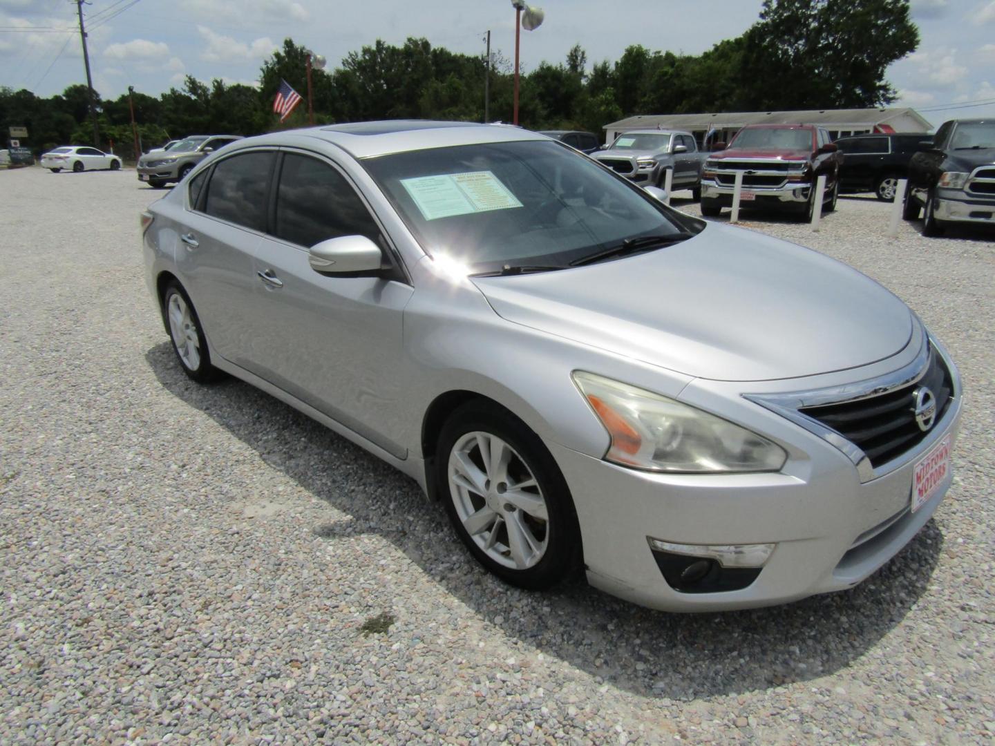 2015 Silver Nissan Altima 2.5 S (1N4AL3AP4FC) with an 2.5L L4 DOHC 16V engine, Automatic transmission, located at 15016 S Hwy 231, Midland City, AL, 36350, (334) 983-3001, 31.306210, -85.495277 - Photo#0