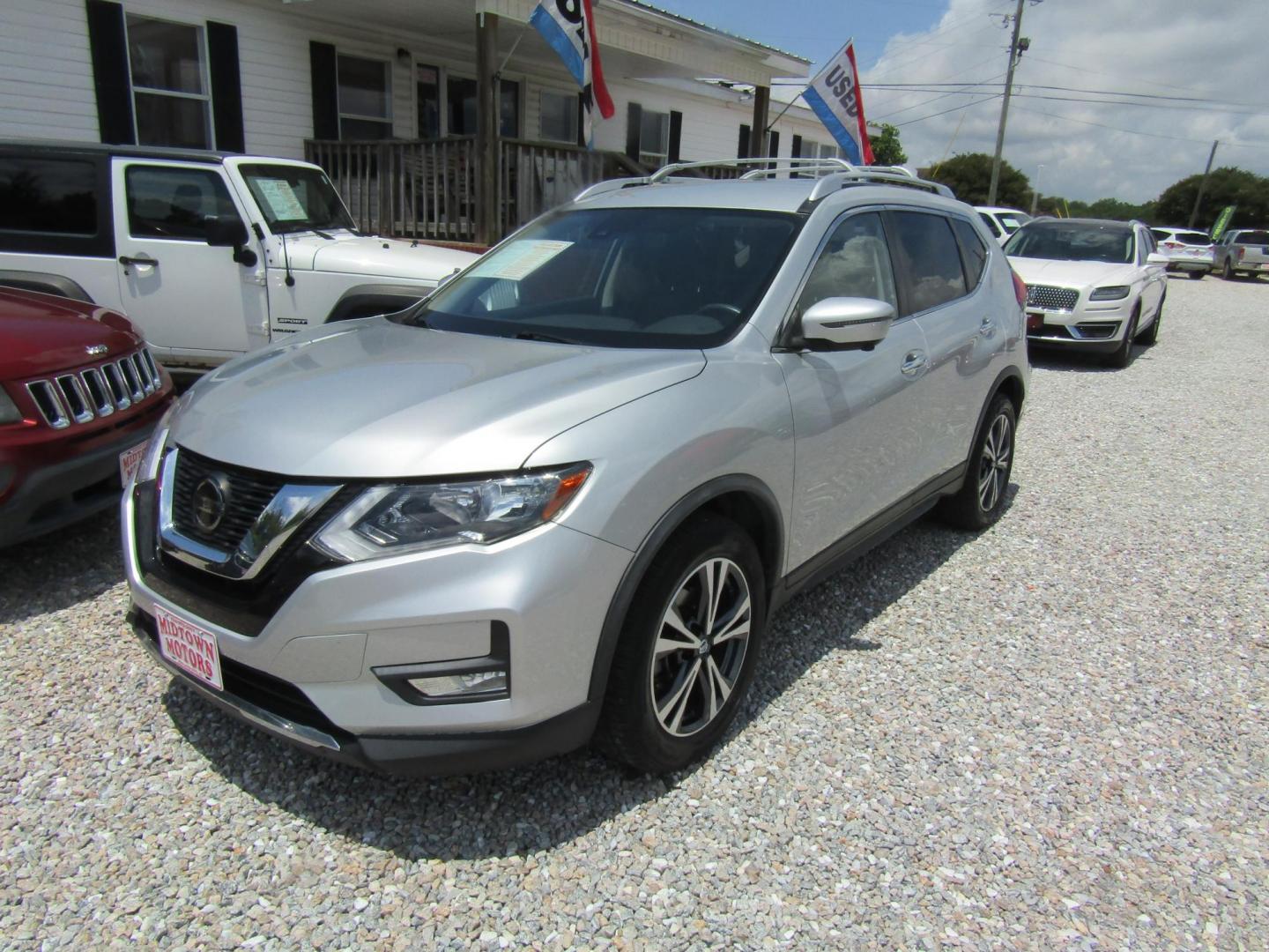 2019 Silver Nissan Rogue S 2WD (JN8AT2MT0KW) with an 2.5L L4 DOHC 16V engine, Automatic transmission, located at 15016 S Hwy 231, Midland City, AL, 36350, (334) 983-3001, 31.306210, -85.495277 - Photo#0