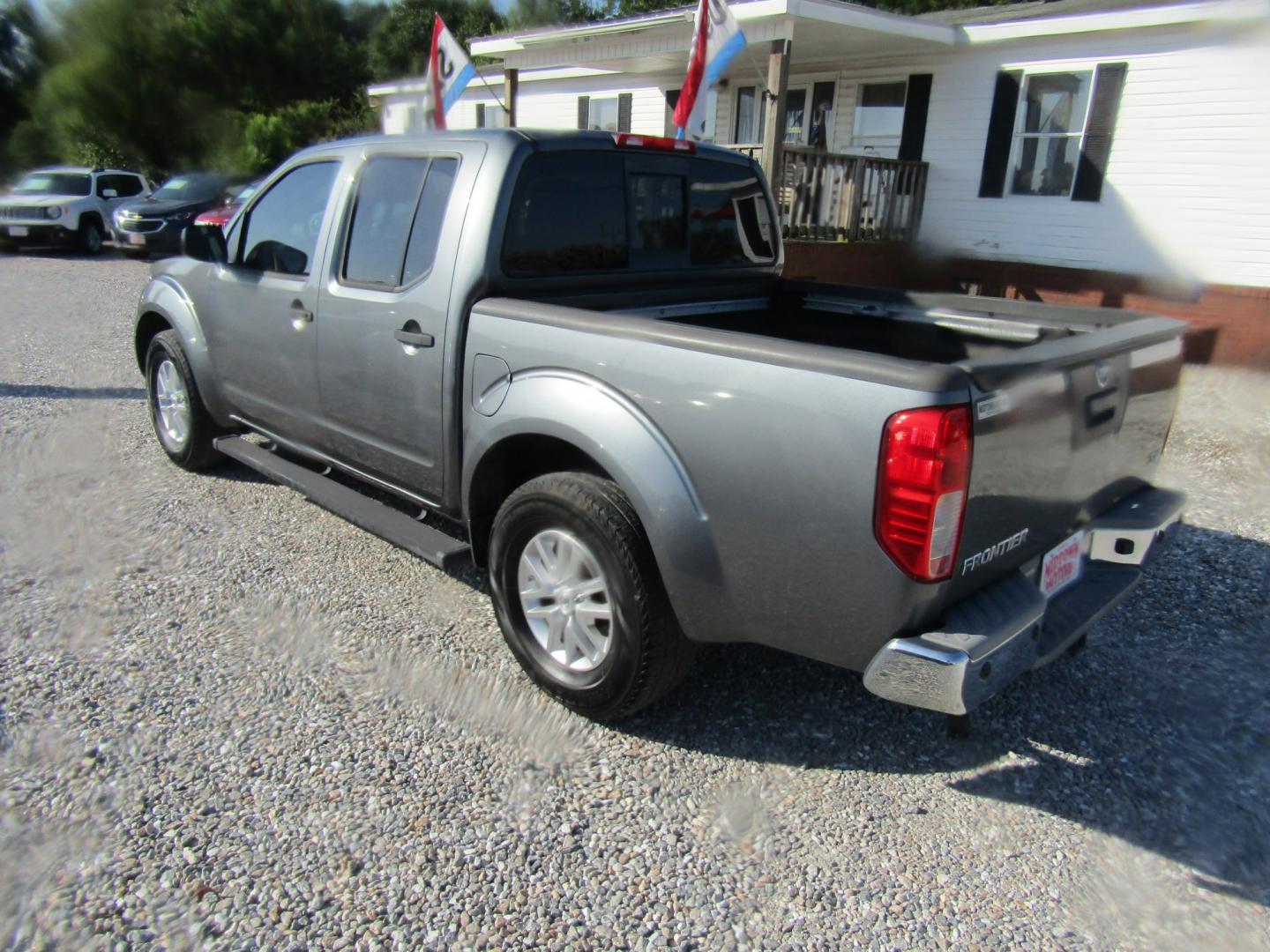 2016 Gray Nissan Frontier S Crew Cab 5AT 2WD (1N6AD0ER7GN) with an 4.0L V6 DOHC 24V engine, Automatic transmission, located at 15016 S Hwy 231, Midland City, AL, 36350, (334) 983-3001, 31.306210, -85.495277- Photo#5