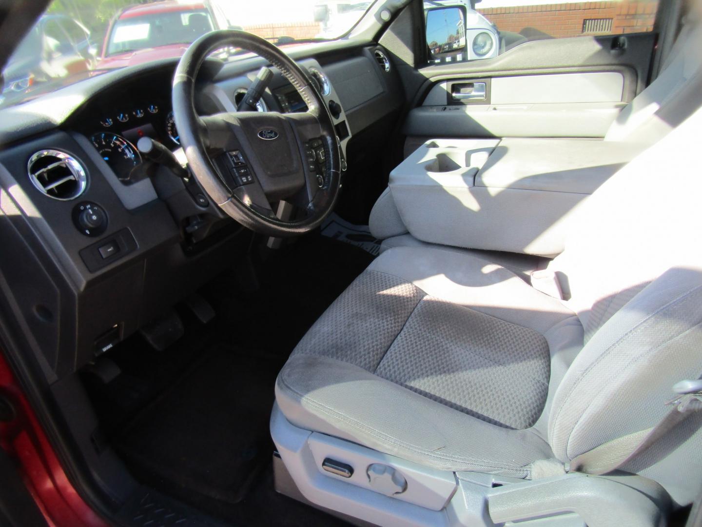 2014 Red Ford F-150 FX2 SuperCrew 5.5-ft. Bed 2WD (1FTFW1CF4EK) with an 5.0L V8 engine, Automatic transmission, located at 15016 S Hwy 231, Midland City, AL, 36350, (334) 983-3001, 31.306210, -85.495277- Photo#3