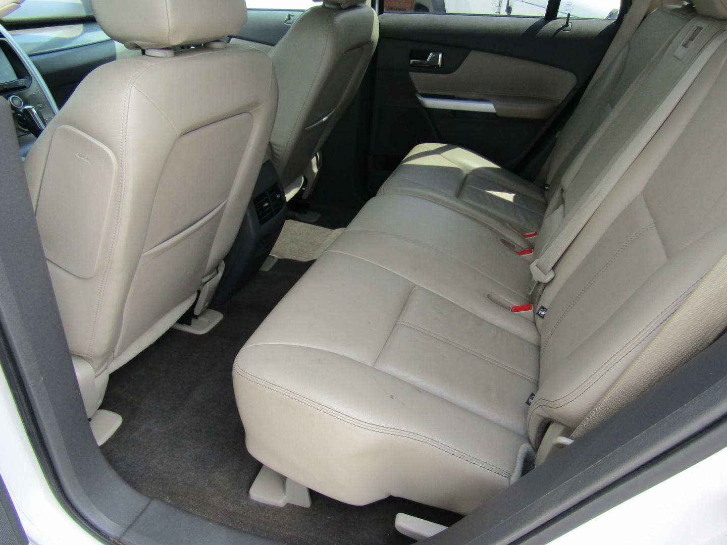 2013 White Ford Edge Sport FWD (2FMDK3AK2DB) with an 3.7L V6 DOHC 24V engine, Automatic transmission, located at 15016 S Hwy 231, Midland City, AL, 36350, (334) 983-3001, 31.306210, -85.495277- Photo#4