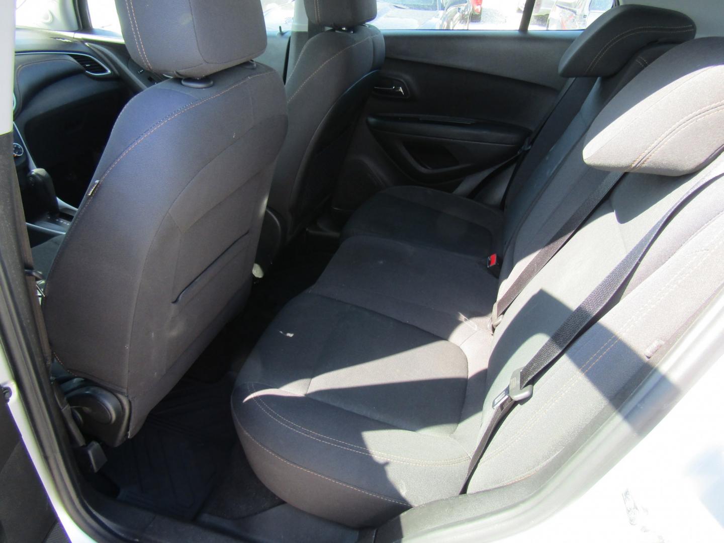 2018 Silver Chevrolet Trax LS FWD (3GNCJKSB4JL) with an 1.4L L4 DOHC 16V engine, Automatic transmission, located at 15016 S Hwy 231, Midland City, AL, 36350, (334) 983-3001, 31.306210, -85.495277- Photo#4