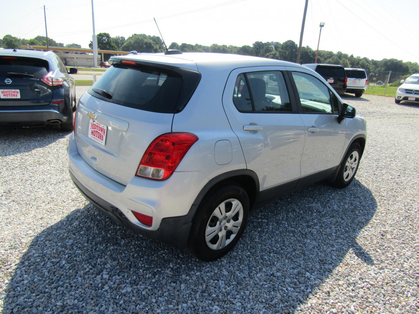 2018 Silver Chevrolet Trax LS FWD (3GNCJKSB4JL) with an 1.4L L4 DOHC 16V engine, Automatic transmission, located at 15016 S Hwy 231, Midland City, AL, 36350, (334) 983-3001, 31.306210, -85.495277- Photo#7