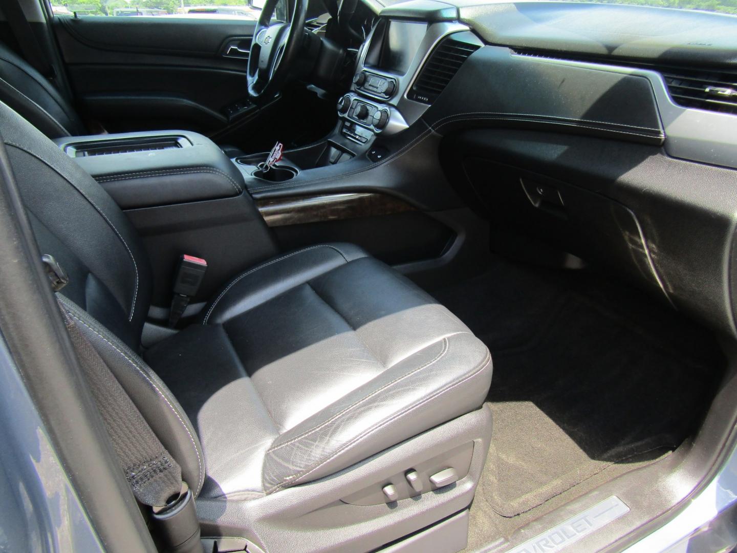 2016 Blue Chevrolet Tahoe LT 2WD (1GNSCBKC4GR) with an 5.3L V8 OHV 16V engine, Automatic transmission, located at 15016 S Hwy 231, Midland City, AL, 36350, (334) 983-3001, 31.306210, -85.495277- Photo#9