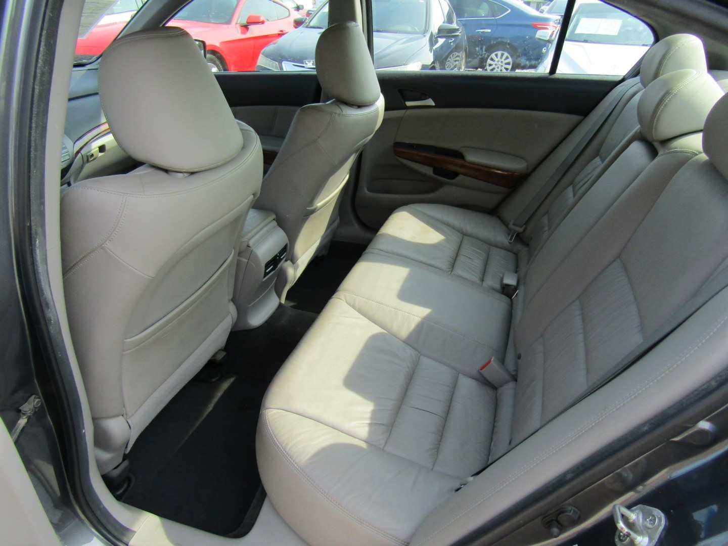 2012 Gray Honda Accord EX-L V6 Sedan AT (1HGCP3F83CA) with an 3.5L V6 SOHC 24V engine, Automatic transmission, located at 15016 S Hwy 231, Midland City, AL, 36350, (334) 983-3001, 31.306210, -85.495277- Photo#4