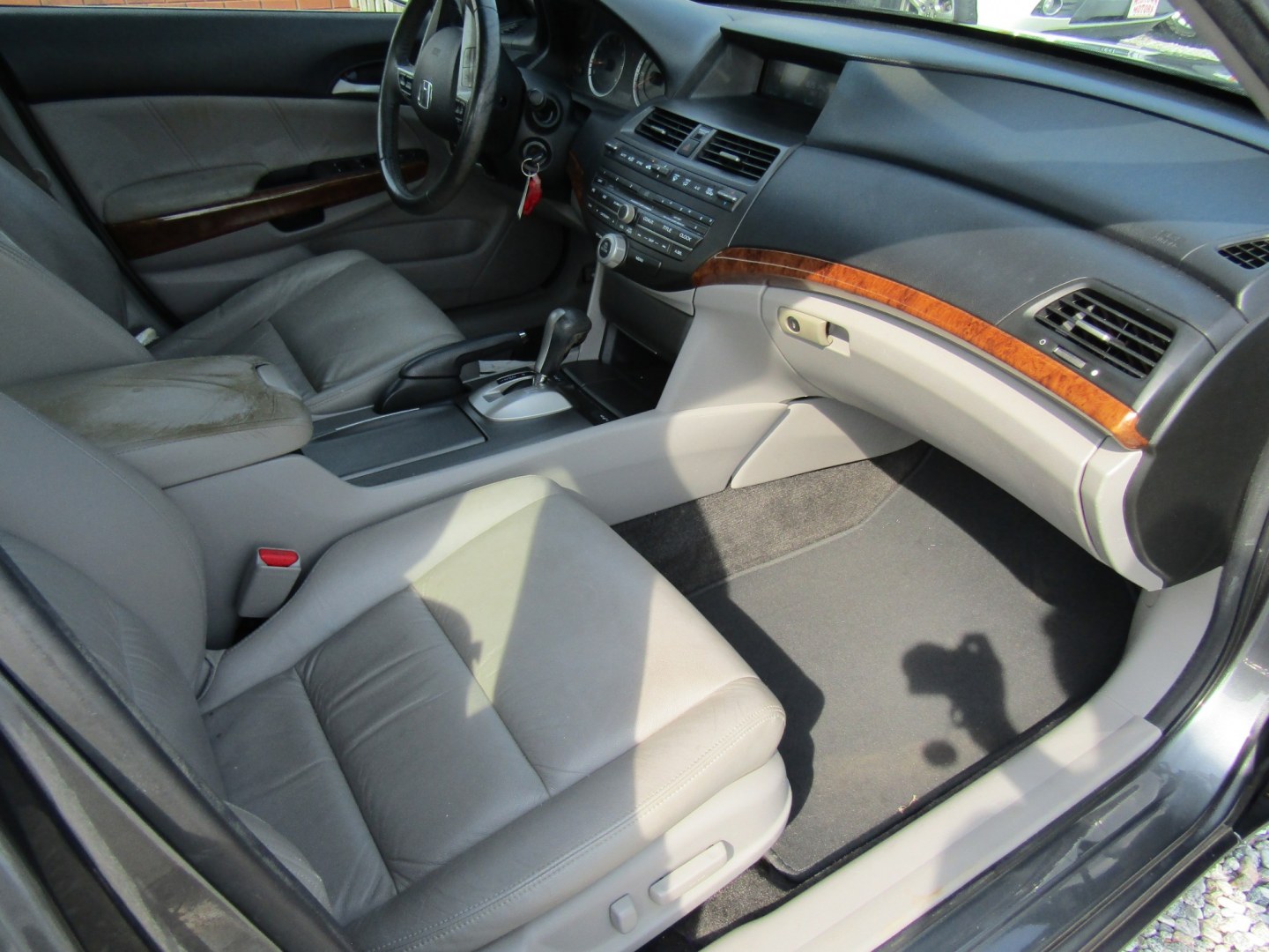 2012 Gray Honda Accord EX-L V6 Sedan AT (1HGCP3F83CA) with an 3.5L V6 SOHC 24V engine, Automatic transmission, located at 15016 S Hwy 231, Midland City, AL, 36350, (334) 983-3001, 31.306210, -85.495277- Photo#9
