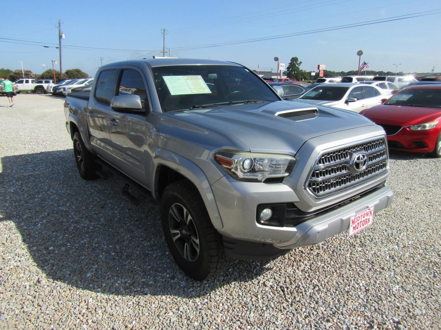 2017 Silver Toyota Tacoma SR5 Double Cab Long Bed V6 6AT 2WD (5TFAZ5CN2HX) with an 3.6L V6 DOHC 24V engine, Automatic transmission, located at 15016 S Hwy 231, Midland City, AL, 36350, (334) 983-3001, 31.306210, -85.495277- Photo#0