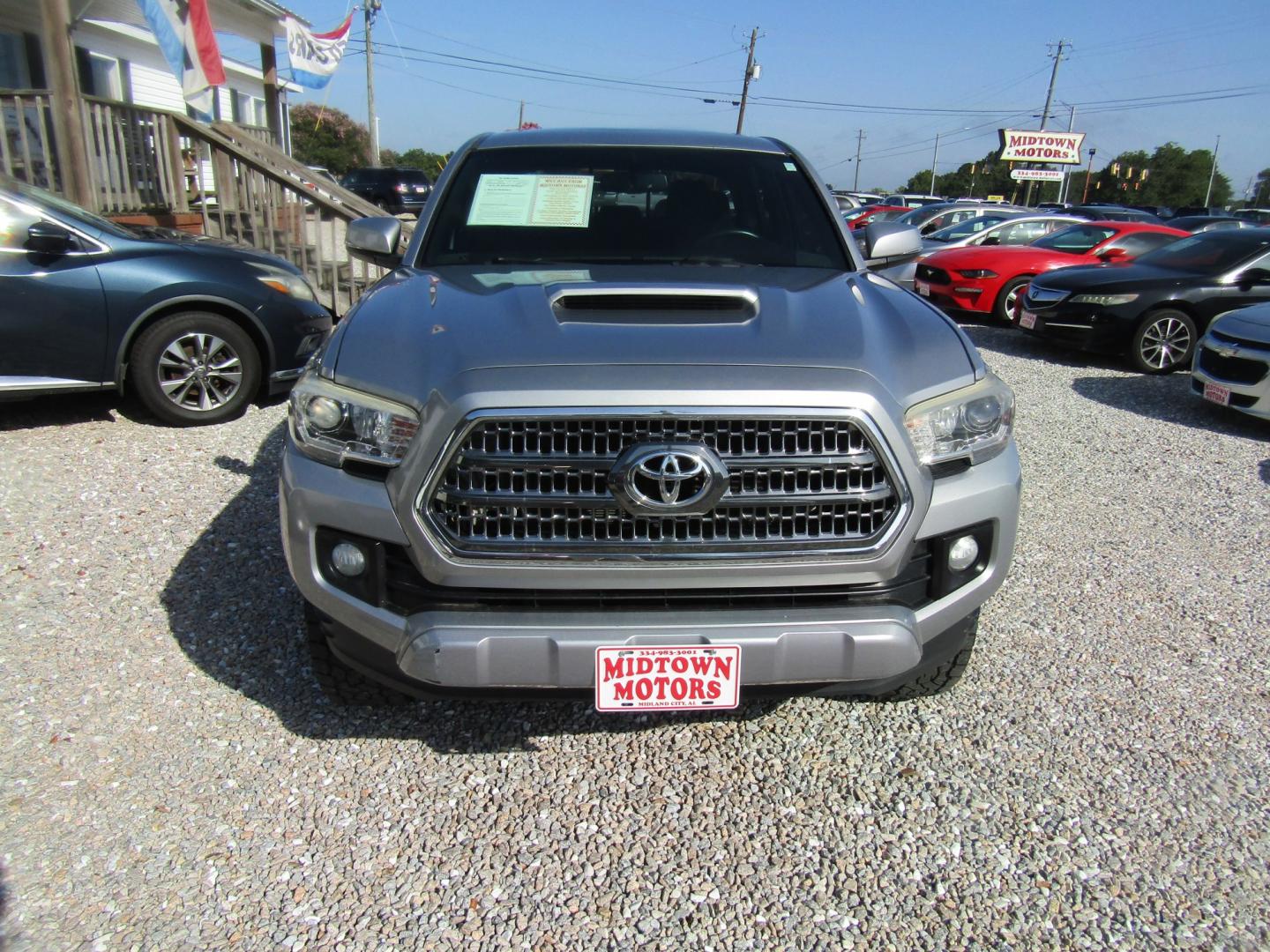 2017 Silver Toyota Tacoma SR5 Double Cab Long Bed V6 6AT 2WD (5TFAZ5CN2HX) with an 3.6L V6 DOHC 24V engine, Automatic transmission, located at 15016 S Hwy 231, Midland City, AL, 36350, (334) 983-3001, 31.306210, -85.495277- Photo#1