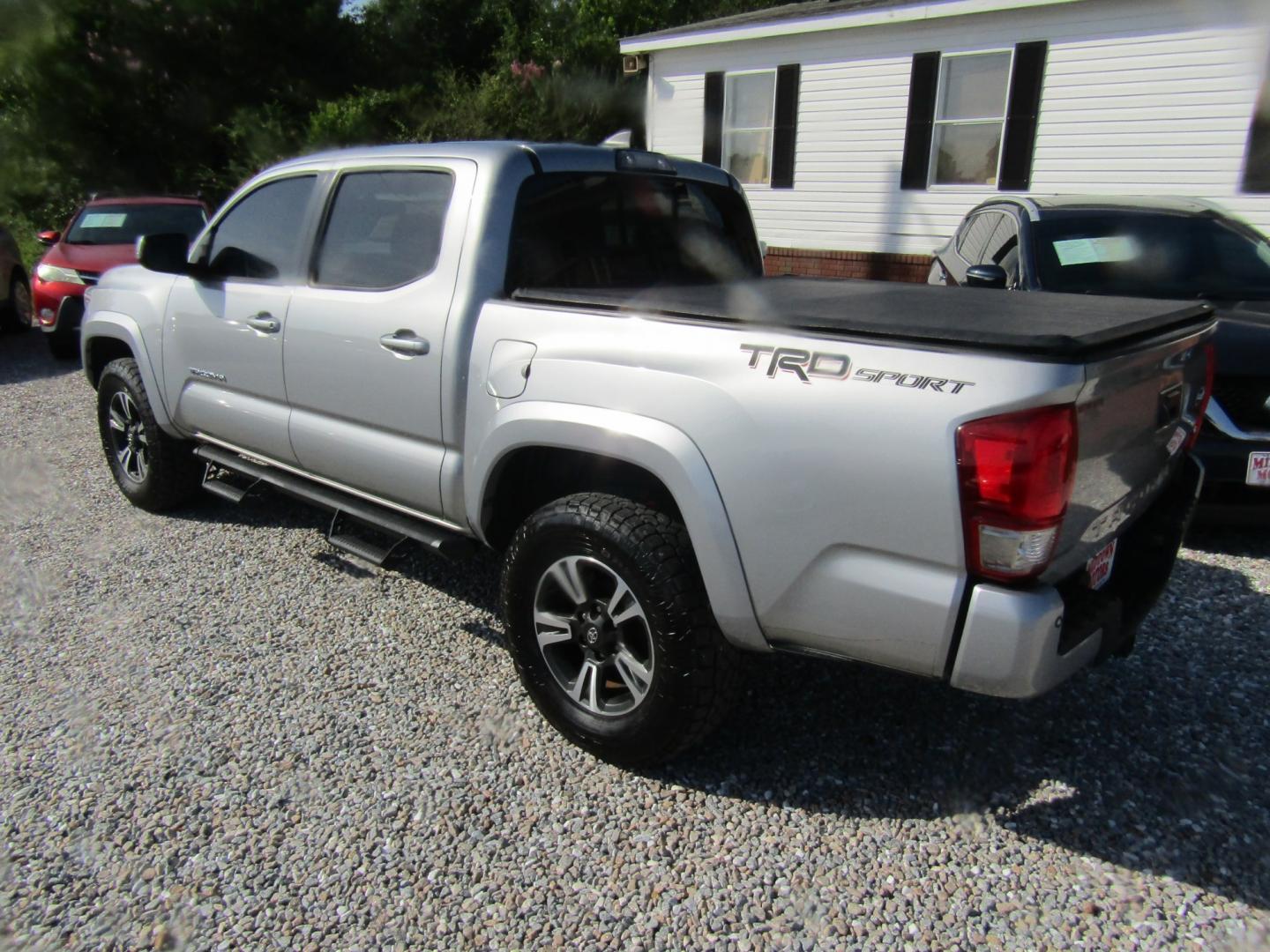 2017 Silver Toyota Tacoma SR5 Double Cab Long Bed V6 6AT 2WD (5TFAZ5CN2HX) with an 3.6L V6 DOHC 24V engine, Automatic transmission, located at 15016 S Hwy 231, Midland City, AL, 36350, (334) 983-3001, 31.306210, -85.495277- Photo#5
