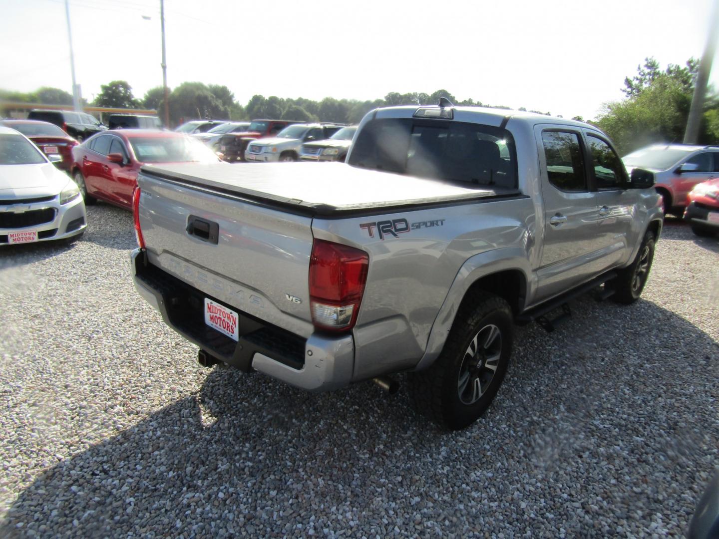 2017 Silver Toyota Tacoma SR5 Double Cab Long Bed V6 6AT 2WD (5TFAZ5CN2HX) with an 3.6L V6 DOHC 24V engine, Automatic transmission, located at 15016 S Hwy 231, Midland City, AL, 36350, (334) 983-3001, 31.306210, -85.495277- Photo#7