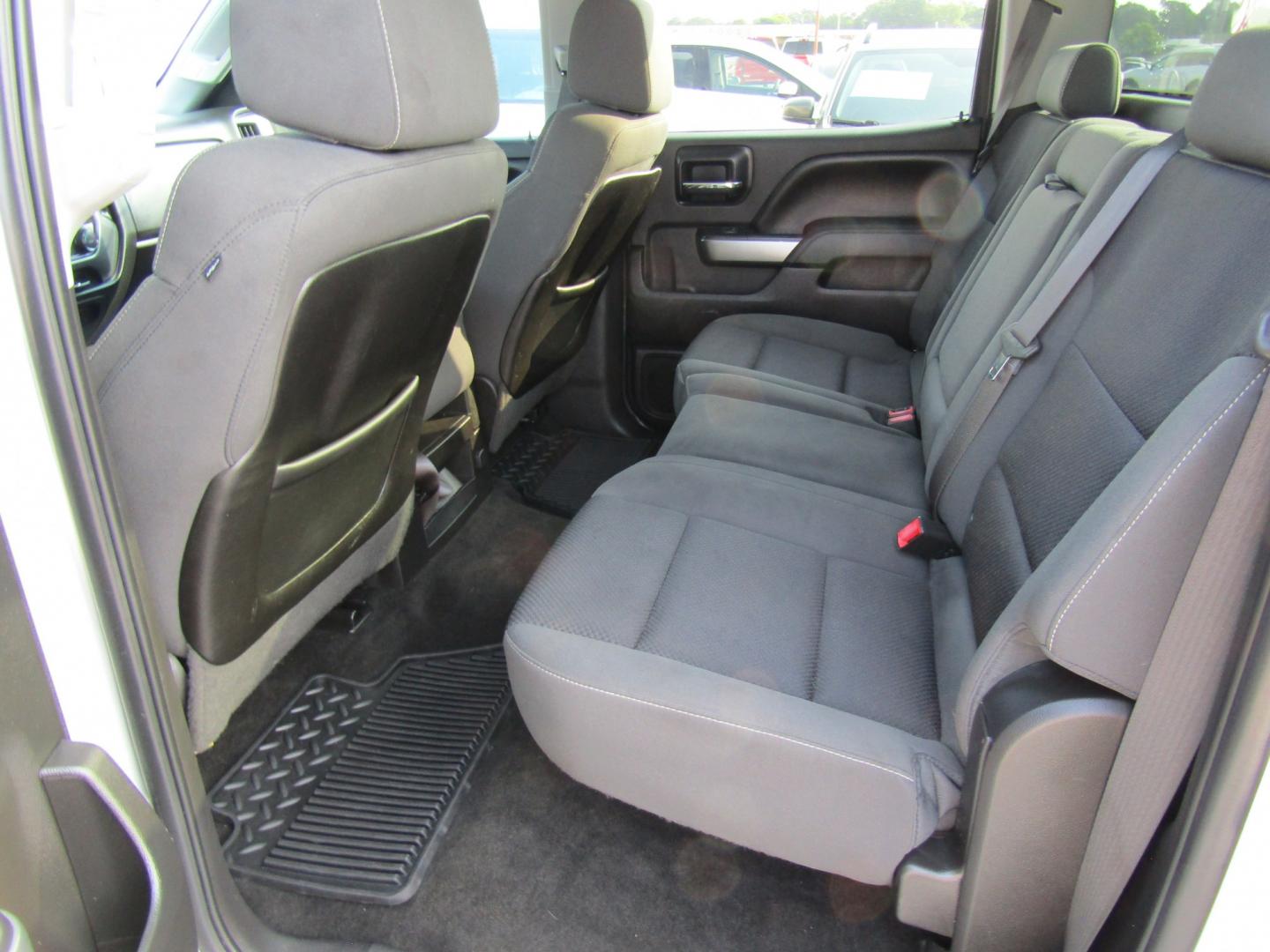 2014 Silver Chevrolet Silverado 1500 1LT Crew Cab 4WD (3GCUKREC9EG) with an 5.3L V8 OHV 16V engine, Automatic transmission, located at 15016 S Hwy 231, Midland City, AL, 36350, (334) 983-3001, 31.306210, -85.495277- Photo#4