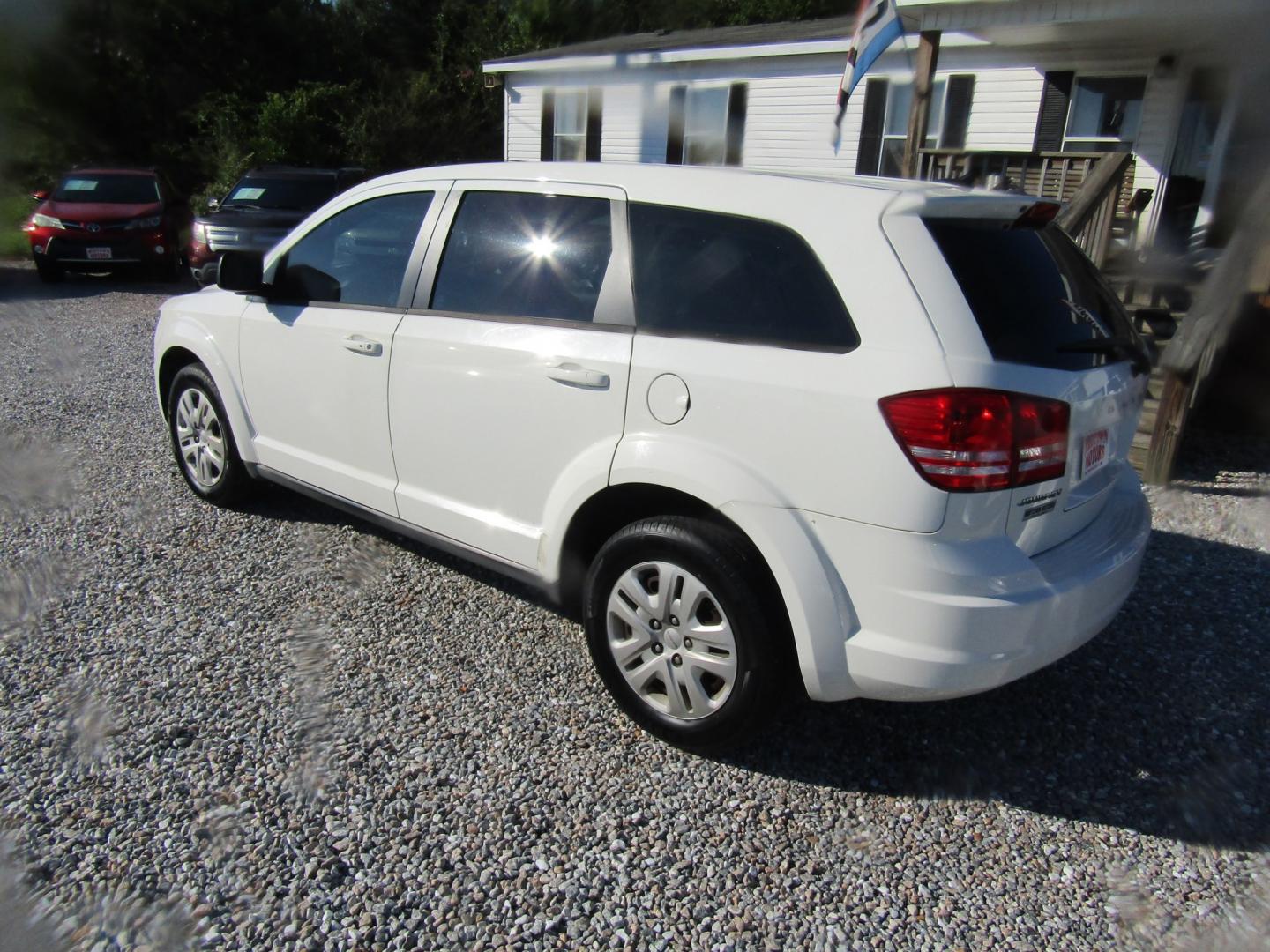 2013 White Dodge Journey SE (3C4PDCAB2DT) with an 2.4L L4 DOHC 16V engine, Automatic transmission, located at 15016 S Hwy 231, Midland City, AL, 36350, (334) 983-3001, 31.306210, -85.495277- Photo#4