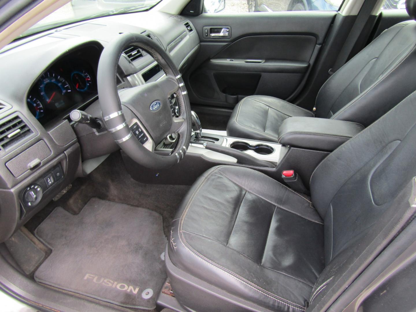 2012 Gray Ford Fusion SEL (3FAHP0JA9CR) with an 2.5L L4 DOHC 16V engine, Automatic transmission, located at 15016 S Hwy 231, Midland City, AL, 36350, (334) 983-3001, 31.306210, -85.495277- Photo#2