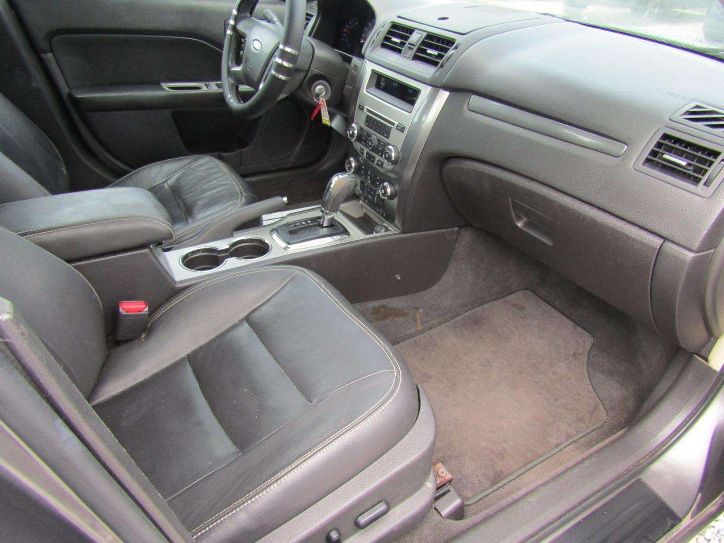 2012 Gray Ford Fusion SEL (3FAHP0JA9CR) with an 2.5L L4 DOHC 16V engine, Automatic transmission, located at 15016 S Hwy 231, Midland City, AL, 36350, (334) 983-3001, 31.306210, -85.495277- Photo#8