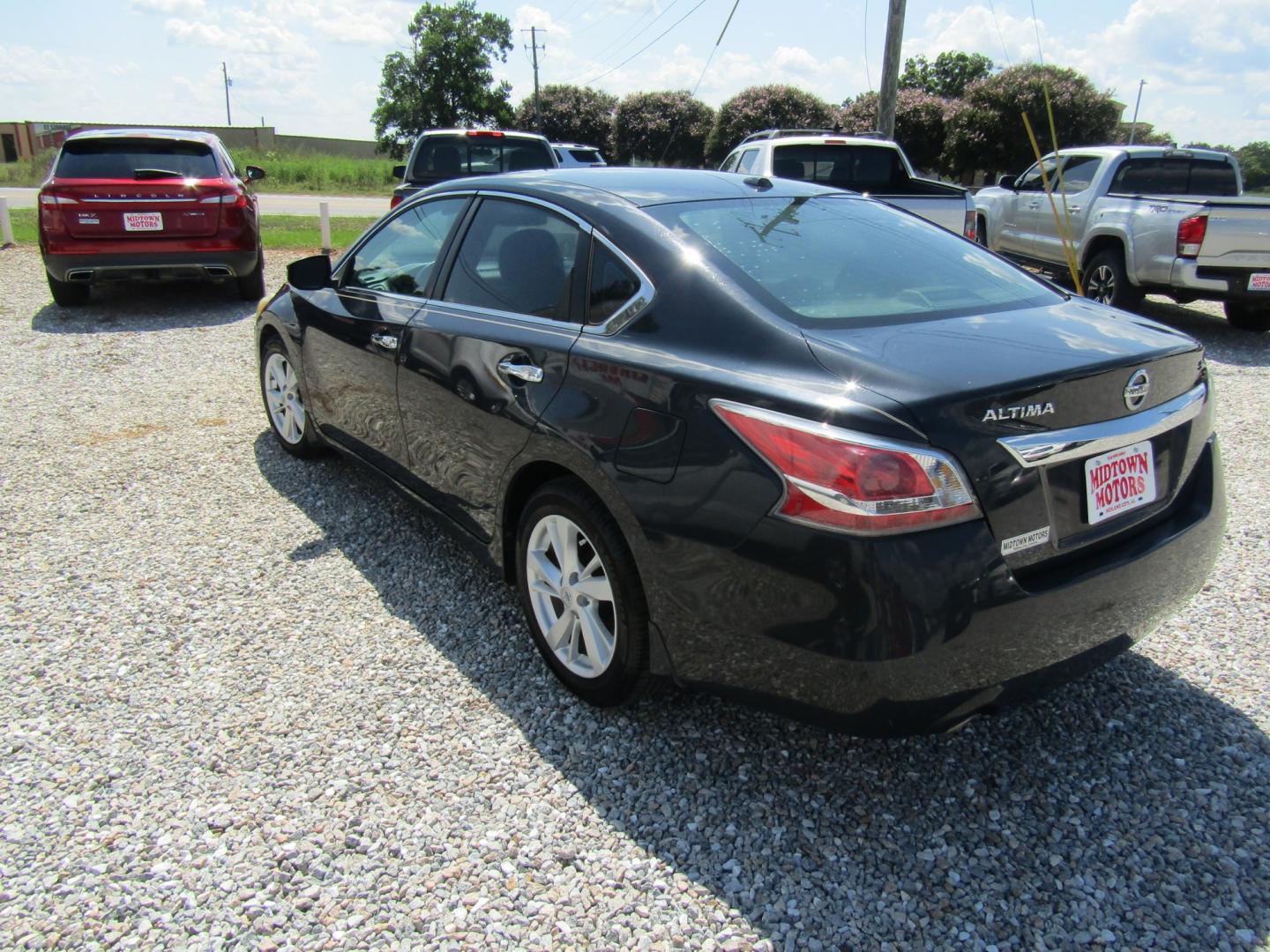 2015 Blue Nissan Altima 2.5 S (1N4AL3AP4FC) with an 2.5L L4 DOHC 16V engine, Automatic transmission, located at 15016 S Hwy 231, Midland City, AL, 36350, (334) 983-3001, 31.306210, -85.495277- Photo#5