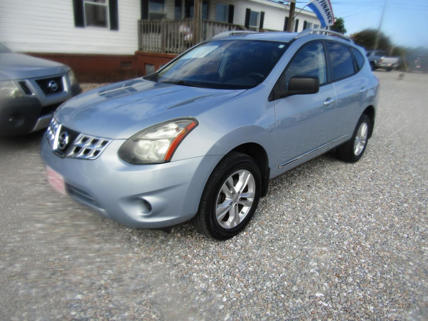 2015 Gray Nissan Rogue Select S 2WD (JN8AS5MT4FW) with an 2.5L L4 DOHC 16V engine, Automatic transmission, located at 15016 S Hwy 231, Midland City, AL, 36350, (334) 983-3001, 31.306210, -85.495277- Photo#2