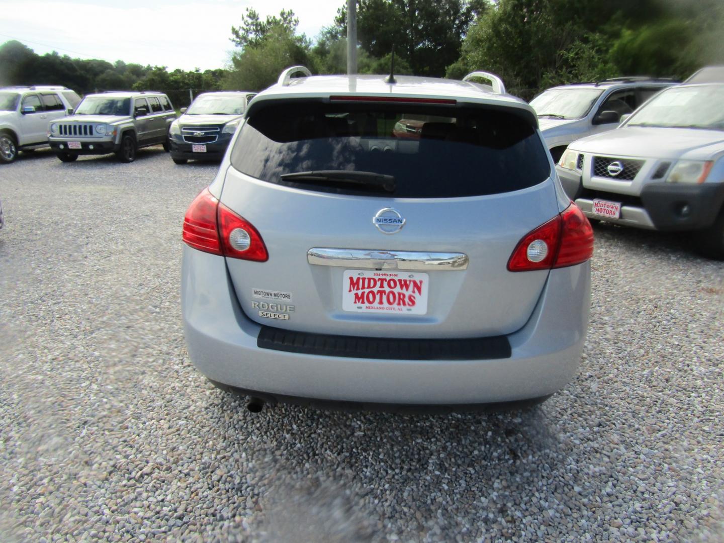 2015 Gray Nissan Rogue Select S 2WD (JN8AS5MT4FW) with an 2.5L L4 DOHC 16V engine, Automatic transmission, located at 15016 S Hwy 231, Midland City, AL, 36350, (334) 983-3001, 31.306210, -85.495277- Photo#6