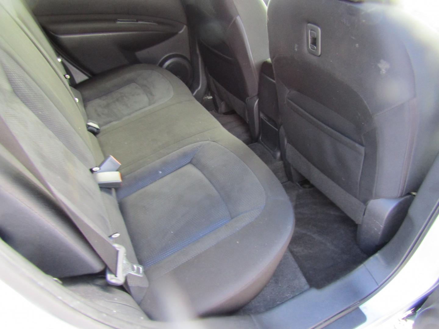 2015 Gray Nissan Rogue Select S 2WD (JN8AS5MT4FW) with an 2.5L L4 DOHC 16V engine, Automatic transmission, located at 15016 S Hwy 231, Midland City, AL, 36350, (334) 983-3001, 31.306210, -85.495277- Photo#8