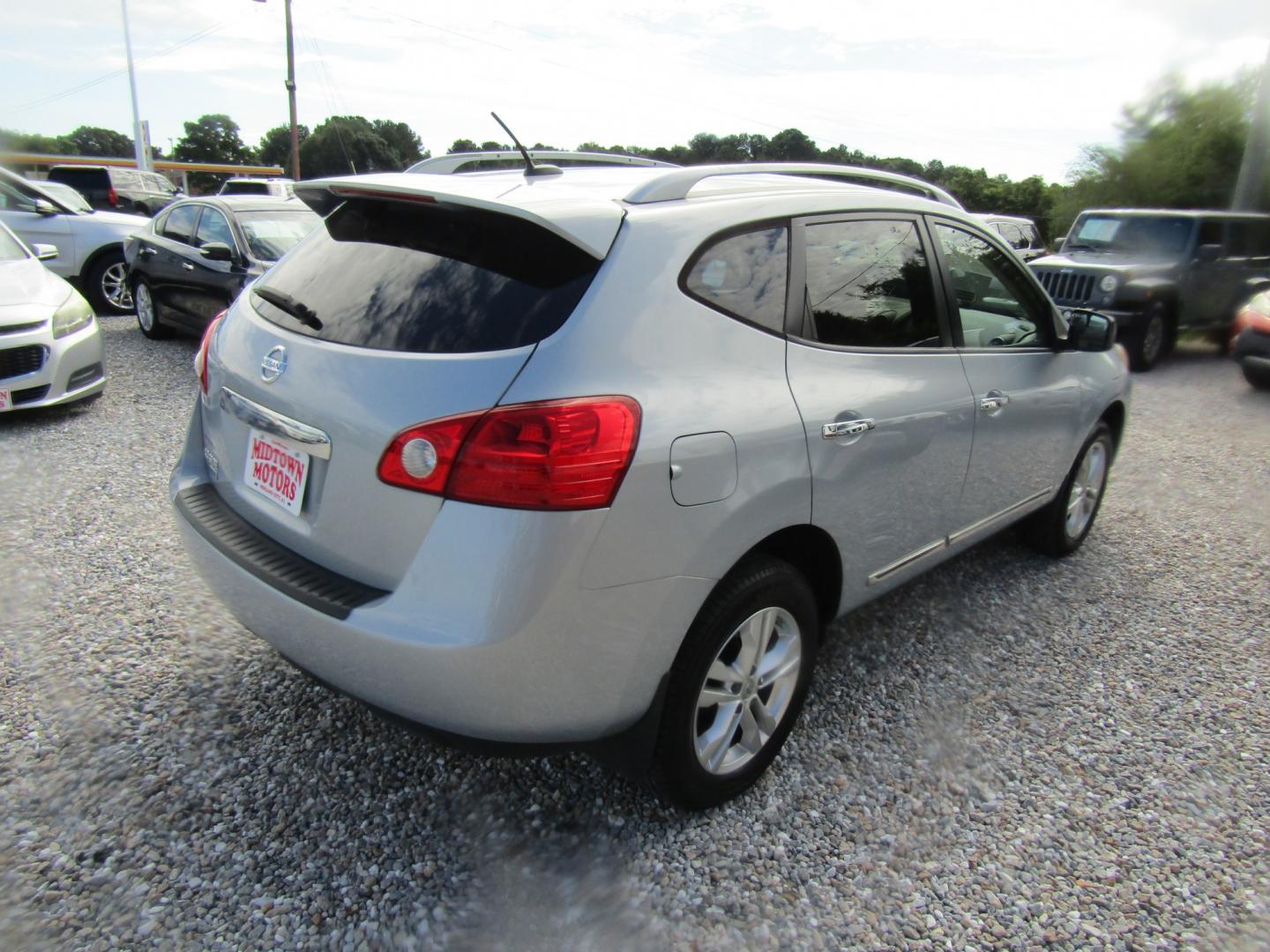 2015 Gray Nissan Rogue Select S 2WD (JN8AS5MT4FW) with an 2.5L L4 DOHC 16V engine, Automatic transmission, located at 15016 S Hwy 231, Midland City, AL, 36350, (334) 983-3001, 31.306210, -85.495277- Photo#7