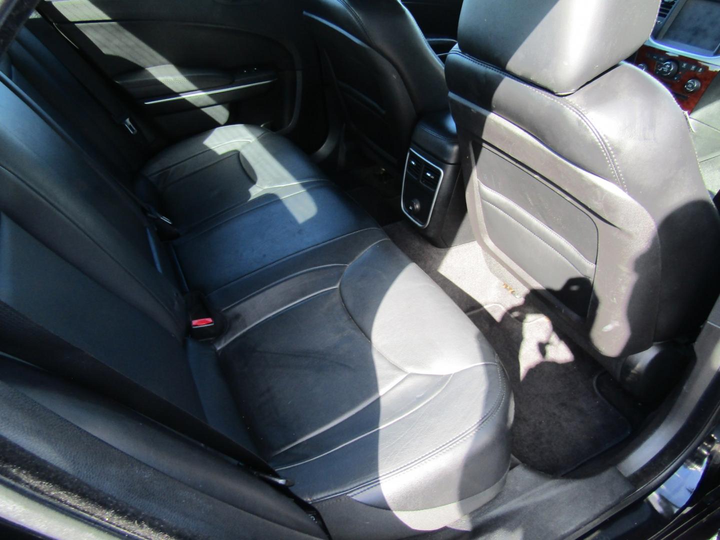 2014 Black Chrysler 300 RWD (2C3CCAAG9EH) with an 3.6L V6 SOHC 24V engine, Automatic transmission, located at 15016 S Hwy 231, Midland City, AL, 36350, (334) 983-3001, 31.306210, -85.495277- Photo#8