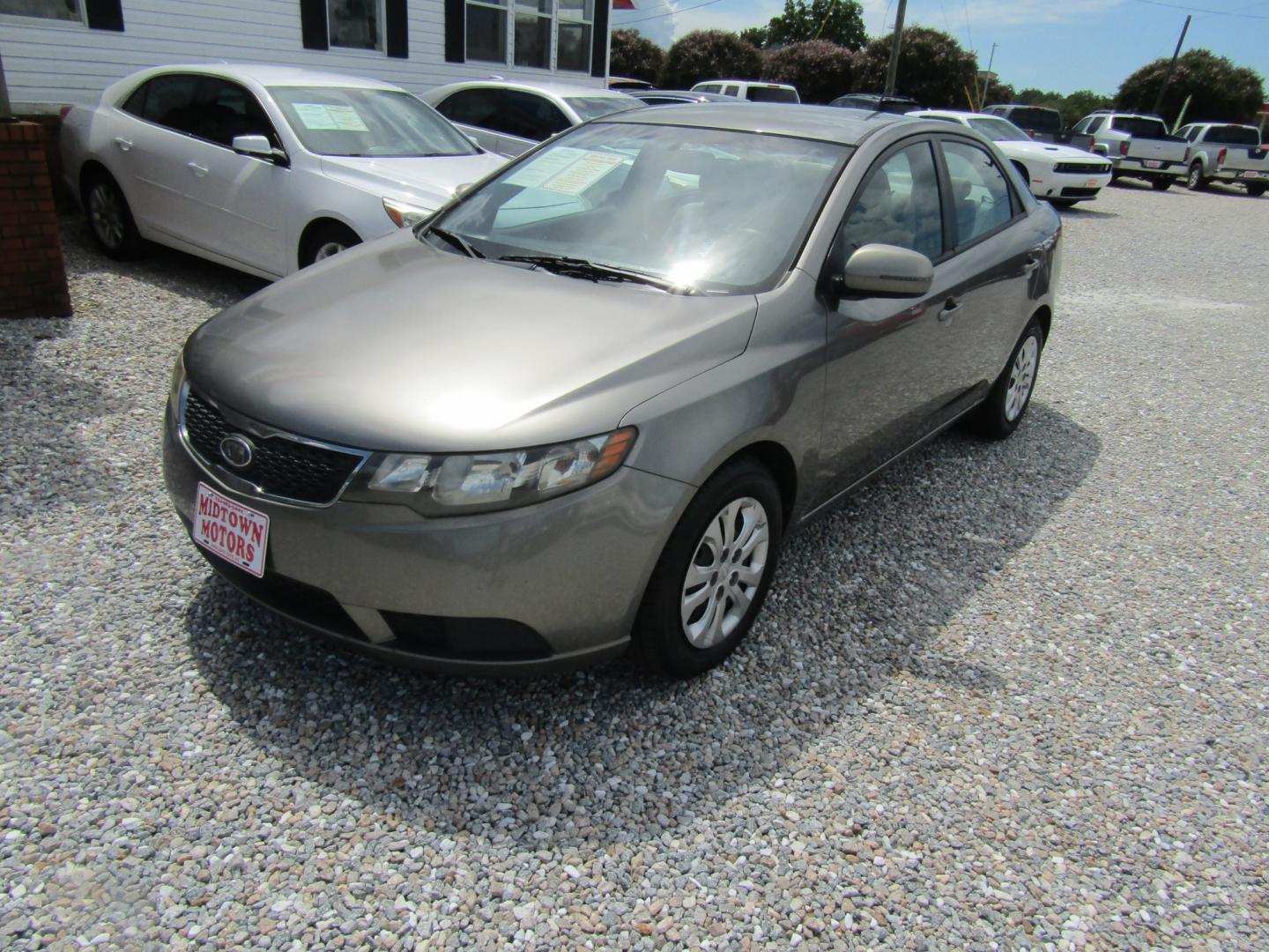 2012 Silver Kia Forte EX (KNAFU4A23C5) with an 2.0L L4 DOHC 16V engine, Automatic transmission, located at 15016 S Hwy 231, Midland City, AL, 36350, (334) 983-3001, 31.306210, -85.495277- Photo#2