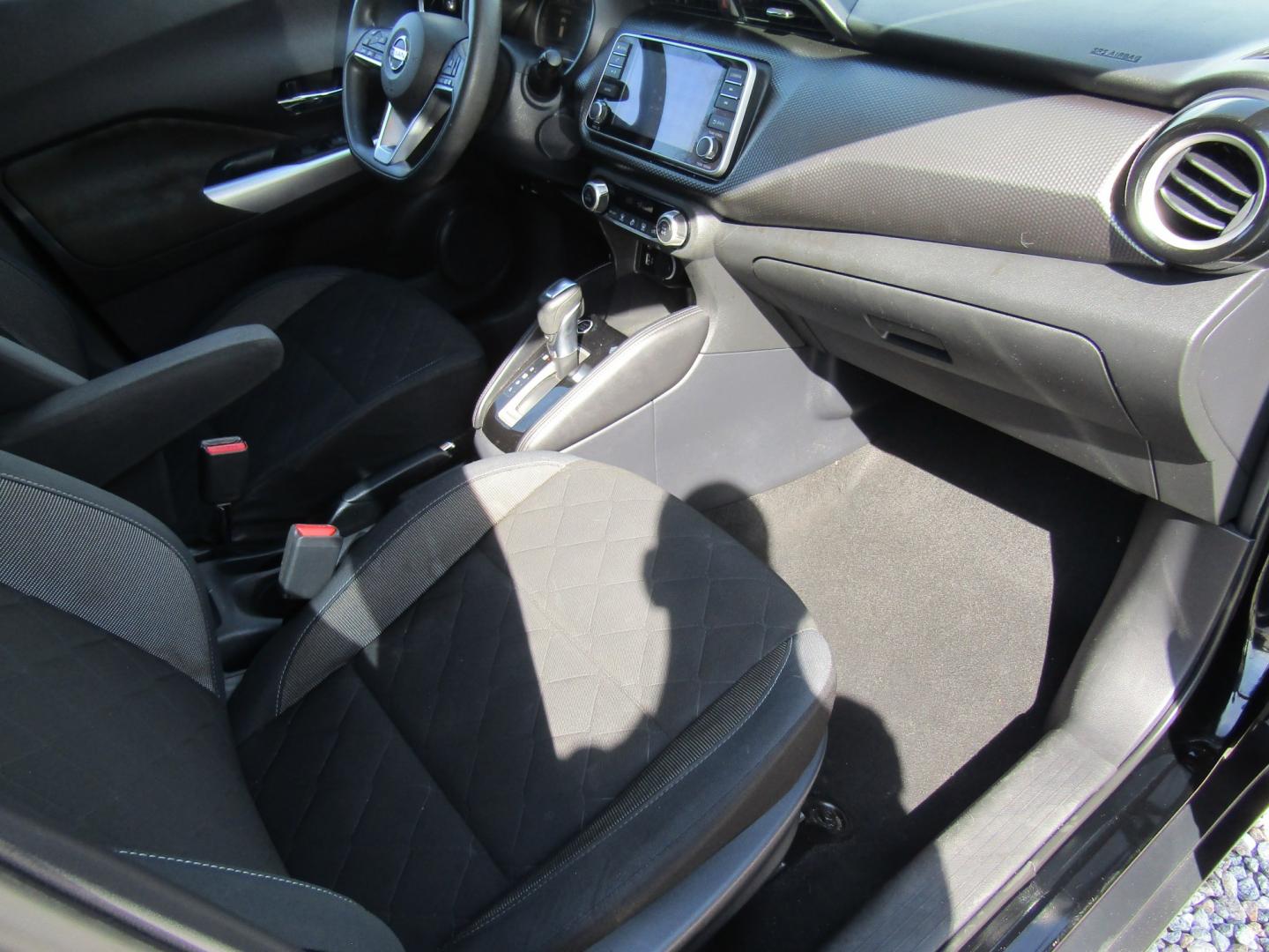 2018 Black Nissan Kicks SV (3N1CP5CU4JL) with an 1.6L L4 engine, Automatic transmission, located at 15016 S Hwy 231, Midland City, AL, 36350, (334) 983-3001, 31.306210, -85.495277- Photo#9