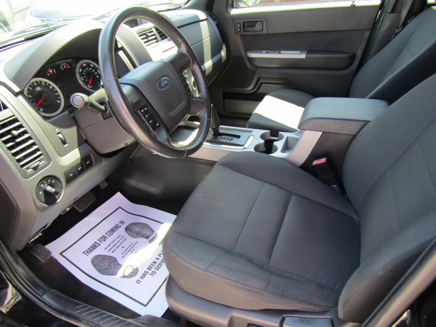 2012 Black Ford Escape XLT FWD (1FMCU0D74CK) with an 2.5L L4 DOHC 16V engine, Automatic transmission, located at 15016 S Hwy 231, Midland City, AL, 36350, (334) 983-3001, 31.306210, -85.495277- Photo#3