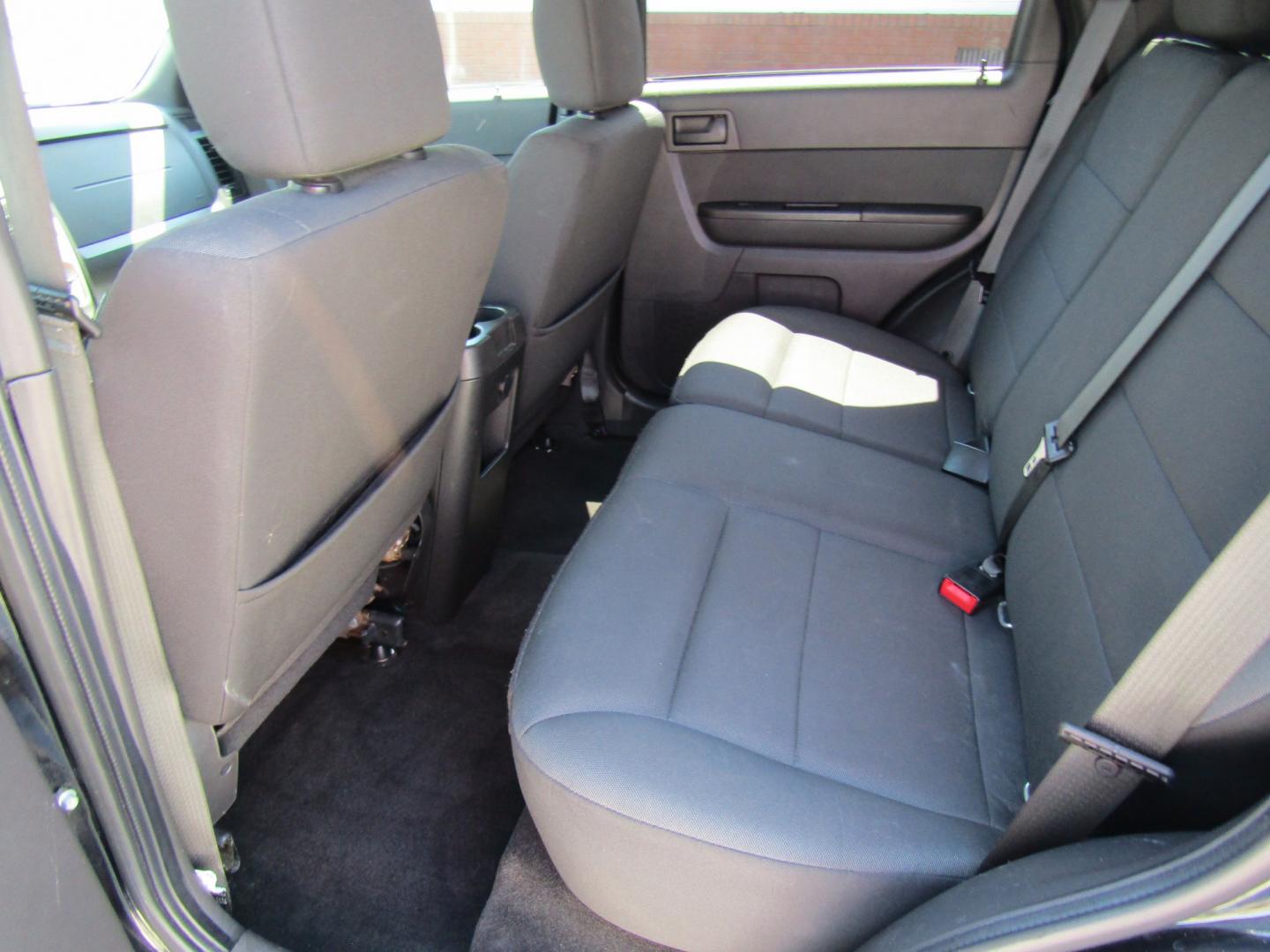 2012 Black Ford Escape XLT FWD (1FMCU0D74CK) with an 2.5L L4 DOHC 16V engine, Automatic transmission, located at 15016 S Hwy 231, Midland City, AL, 36350, (334) 983-3001, 31.306210, -85.495277- Photo#4