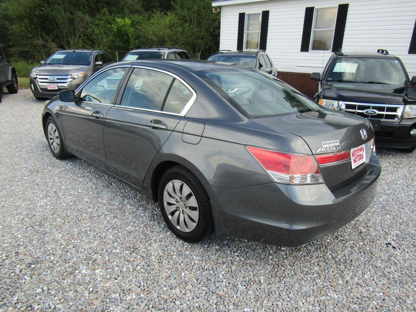 2012 Gray Honda Accord LX Sedan AT (1HGCP2F35CA) with an 2.4L L4 DOHC 16V engine, Automatic transmission, located at 15016 S Hwy 231, Midland City, AL, 36350, (334) 983-3001, 31.306210, -85.495277- Photo#5